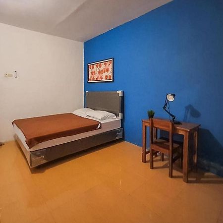 Syafa Homestay Syariah Mitra Reddoorz Tuban  Extérieur photo