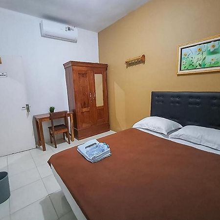 Syafa Homestay Syariah Mitra Reddoorz Tuban  Extérieur photo