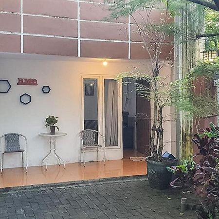 Syafa Homestay Syariah Mitra Reddoorz Tuban  Extérieur photo