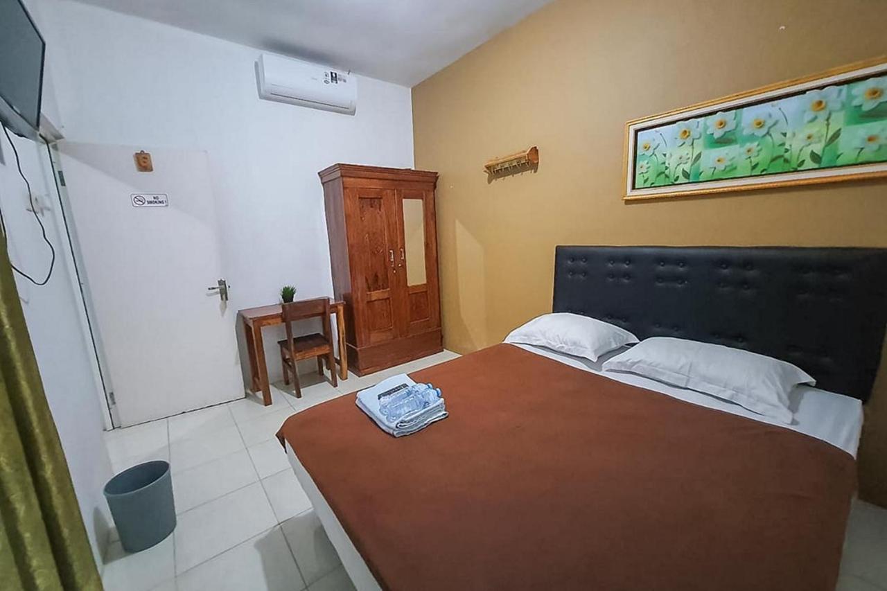 Syafa Homestay Syariah Mitra Reddoorz Tuban  Extérieur photo