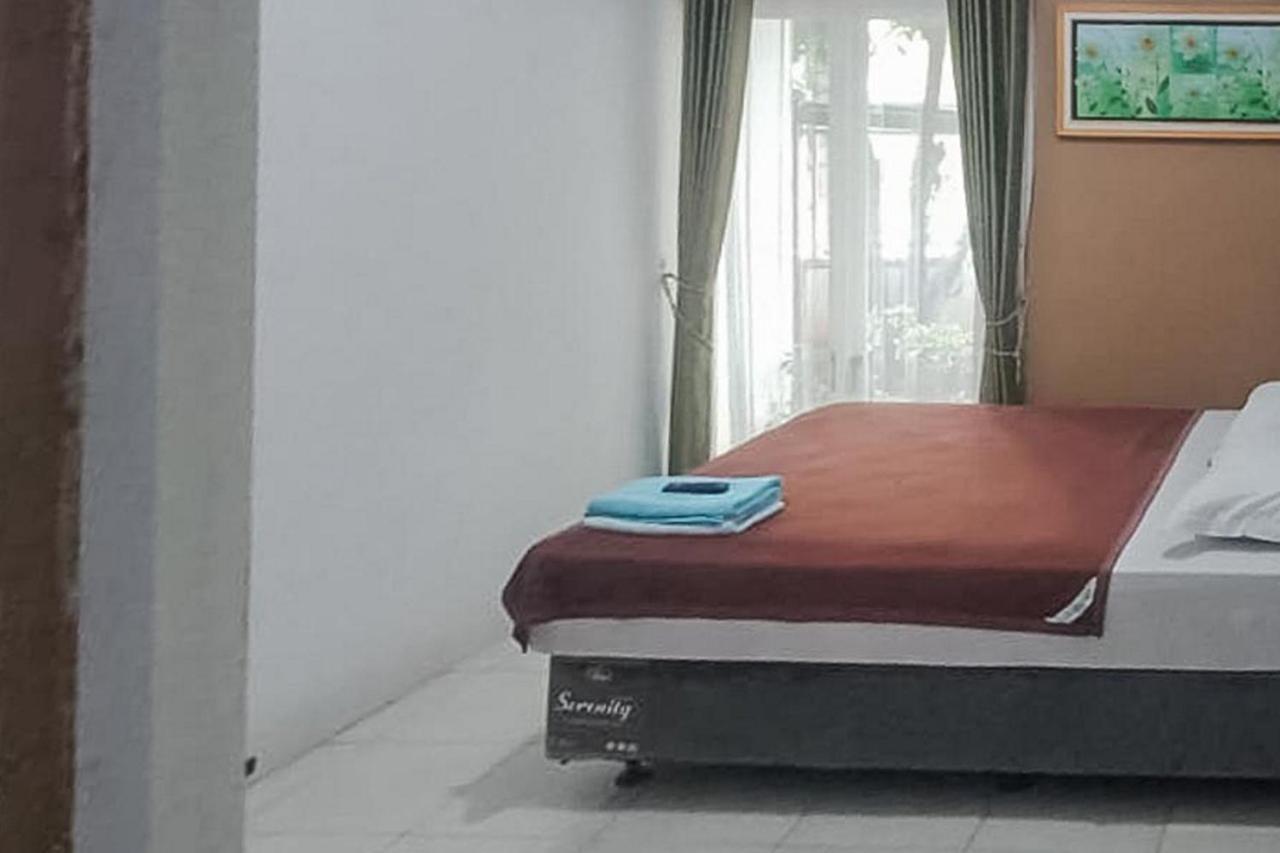 Syafa Homestay Syariah Mitra Reddoorz Tuban  Extérieur photo